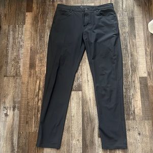 Vuori Charcoal Grey Meta Pant